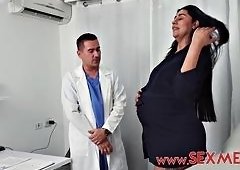 Pregnant Big-Tits Milf Goes to Gynecologist