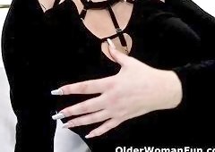 UK Milf Devon Breeze Flaunts Big Tits in Black Lingerie