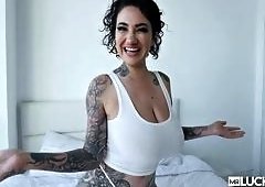 Massive Alt Tits